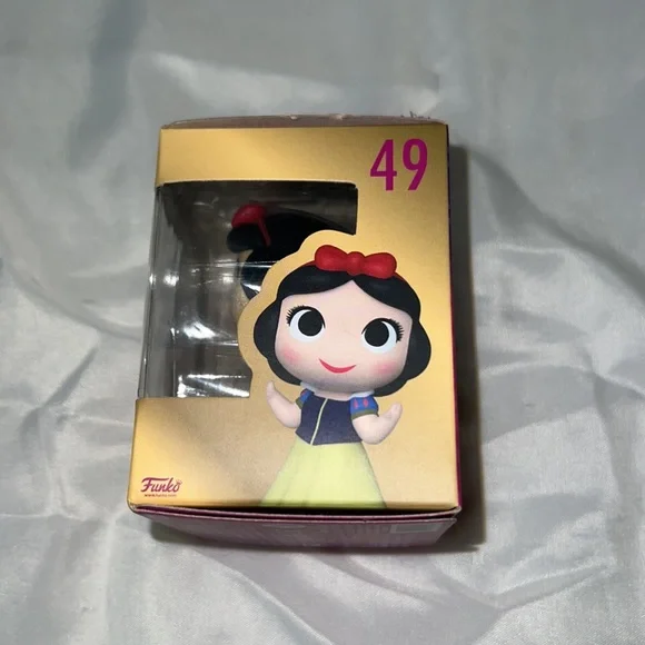 Disney princess Snow White, funko Minis! New in box! - Picture 5 of 8